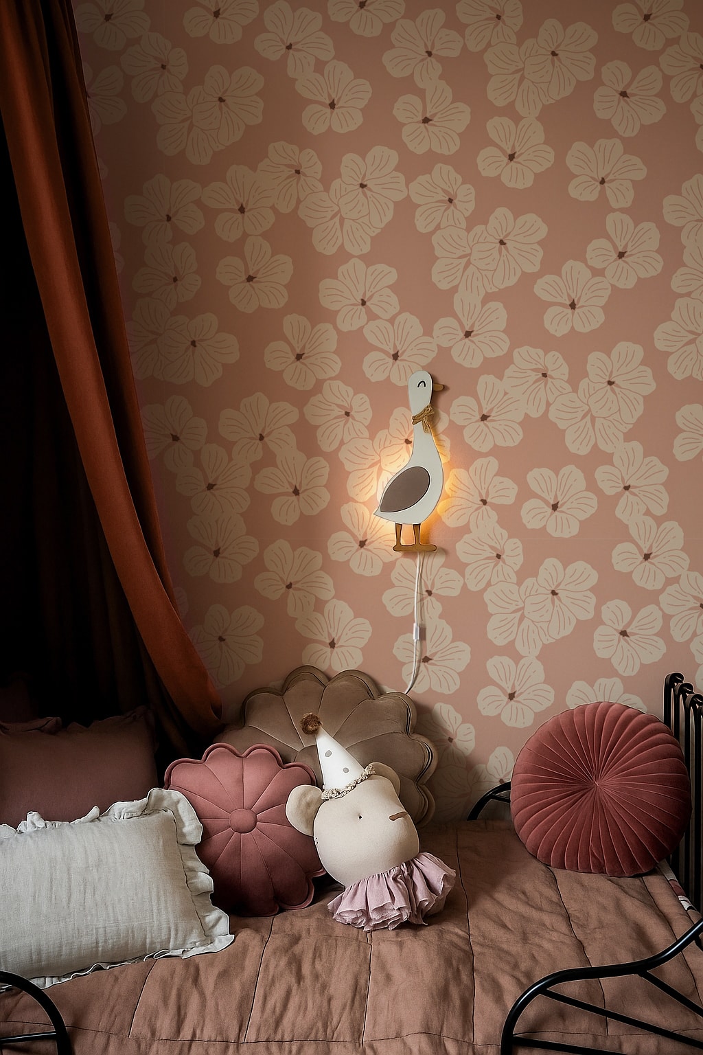 Wallpaper flowers old rose floral wallpaper children's room girls room teen room girls room Wallpaper flowers old rose floral wallpaper children's room girls room teen room girls room